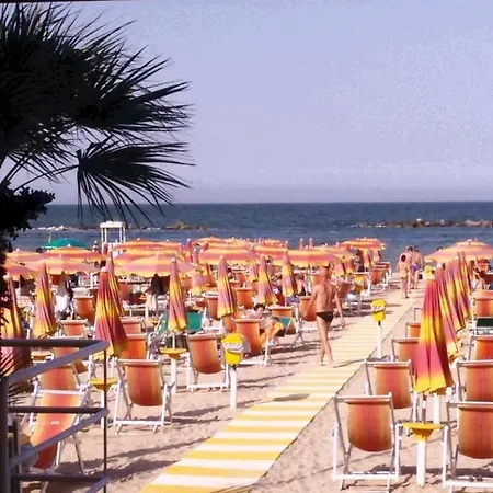 Blumen 2* سان بنيديتّو ديل ترونتو